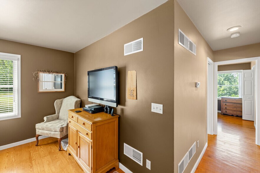 More Photos Of 40 Hospital Rd, Gettysburg Hotel For Sale