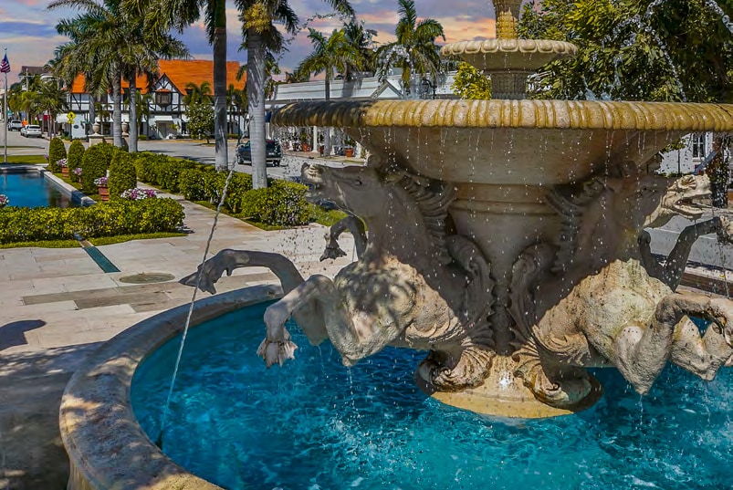More Photos Of 250 Royal Palm Way, Palm Beach Office For Lease