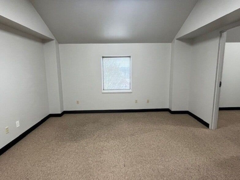 More Photos Of 201 Government Ave SW, Hickory Office For Lease