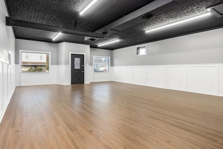 More Photos Of 984 High St, Harrisburg Restaurant For Sale