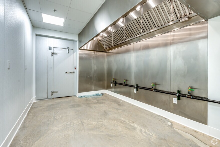 More Photos Of 5248 Democracy Dr, Plano General Retail For Sale