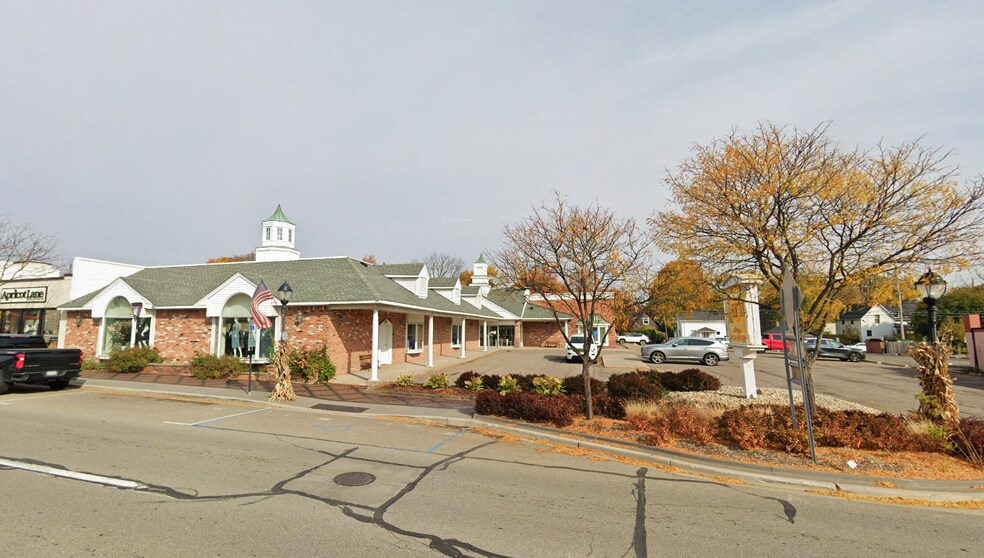 More Photos Of 33224 Grand River Ave, Farmington Freestanding For Sale