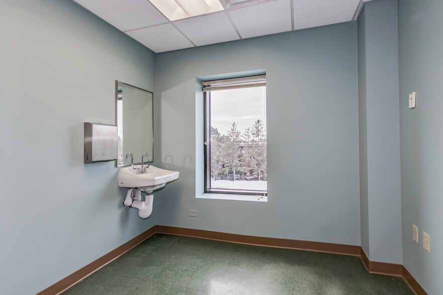 More Photos Of 7300 France Ave S, Edina Medical For Lease