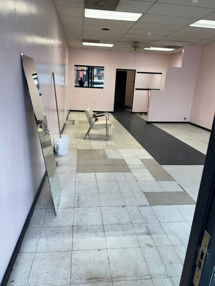 More Photos Of 3034-3040 W Montrose Ave, Chicago Apartments For Lease