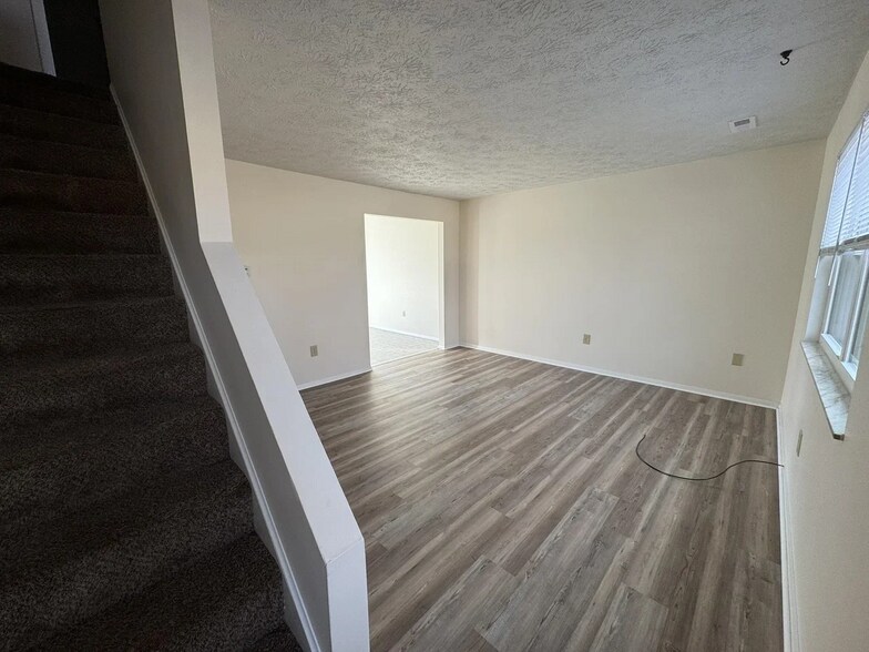 More Photos Of 5031 W Pea Ridge Rd, Huntington Apartments For Sale