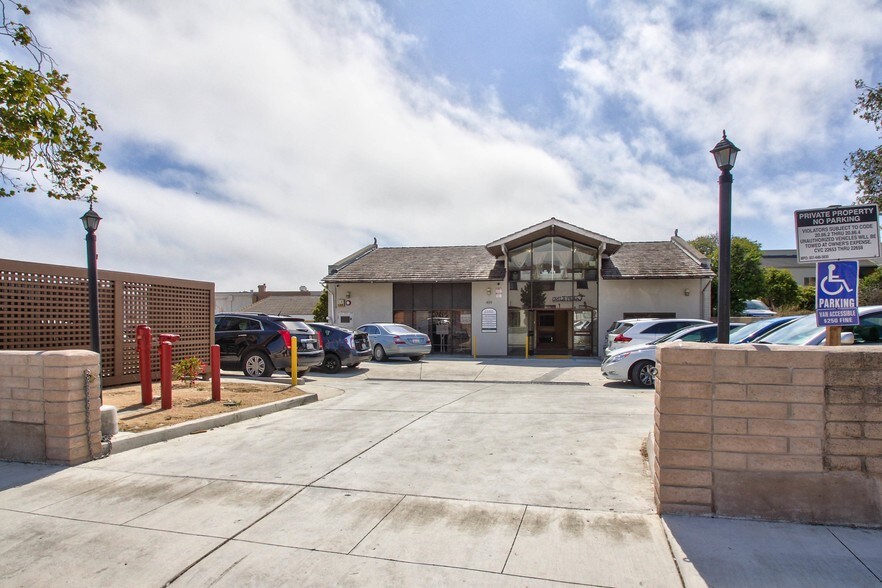 More Photos Of 482 Alvarado St, Monterey Storefront Retail Office For Lease