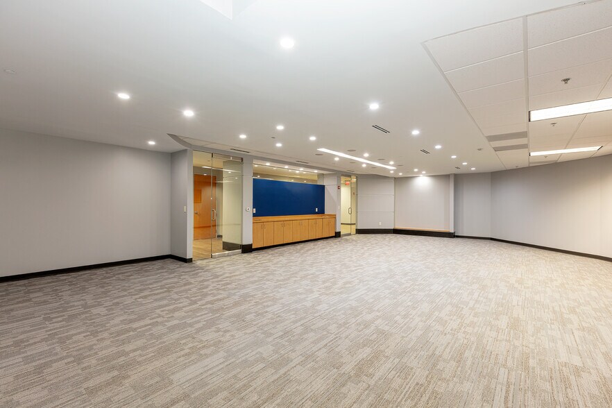 More Photos Of 1090 Northchase Pky SE, Marietta Loft Creative Space For Sale