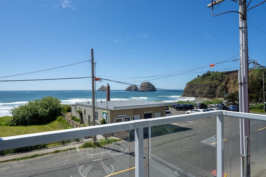 More Photos Of 1505 Pacific Ave NW, Oceanside Hotel For Sale