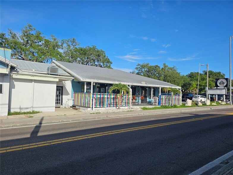 More Photos Of 606 N Pinellas Ave, Tarpon Springs Restaurant For Lease