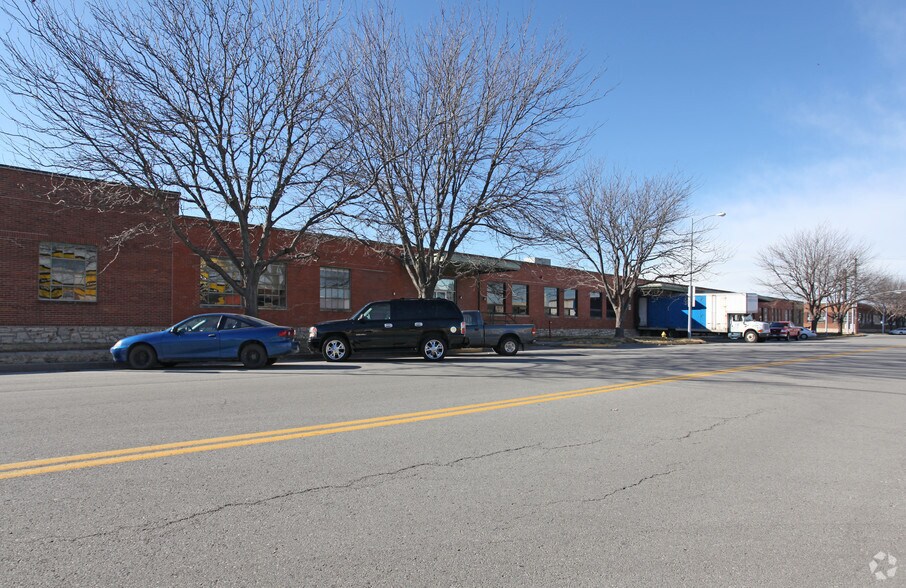 More Photos Of 1312-1324 Swift Ave, North Kansas City Warehouse For Lease