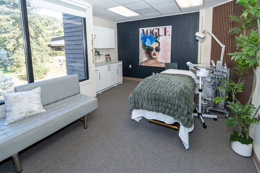 More Photos Of 24 Professional Center Pky, San Rafael Medical For Sale
