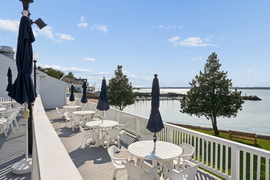 More Photos Of 62 Cove St, New Haven Specialty For Sale