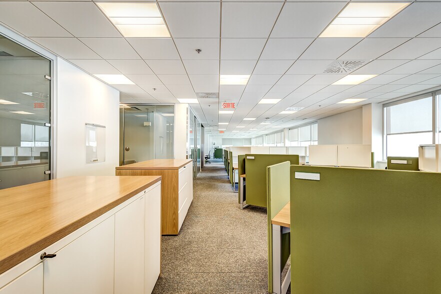 More Photos Of 2905 Pl Louis-R.-Renaud, Laval Office For Lease