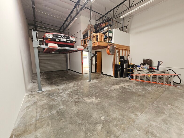 More Photos Of 74000 Dinah Shore Dr, Palm Desert Warehouse For Sale