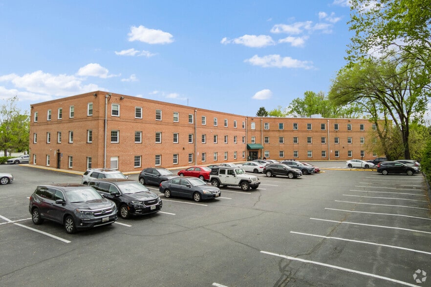 More Photos Of 4701 Randolph Rd, Rockville Medical For Lease