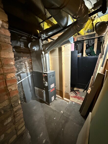 More Photos Of 133 Mason St, Saugatuck General Retail For Sale