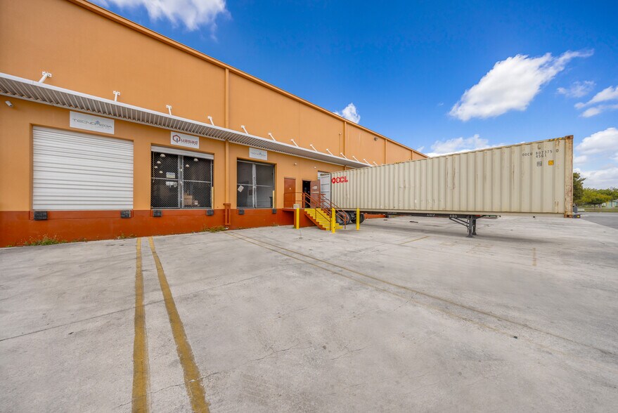 More Photos Of 3301-3389 NW 97th Ave, Miami Warehouse For Lease