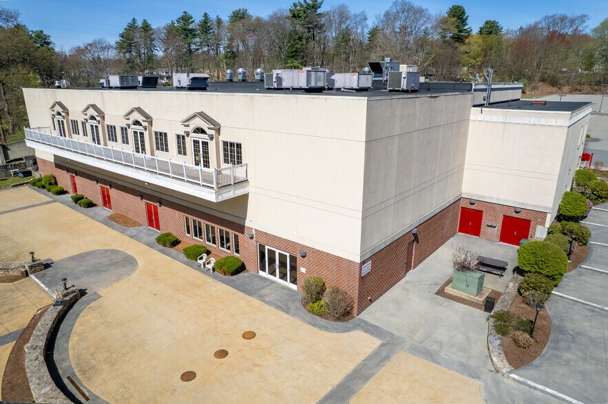 More Photos Of 13 Port St, Hudson Specialty For Sale