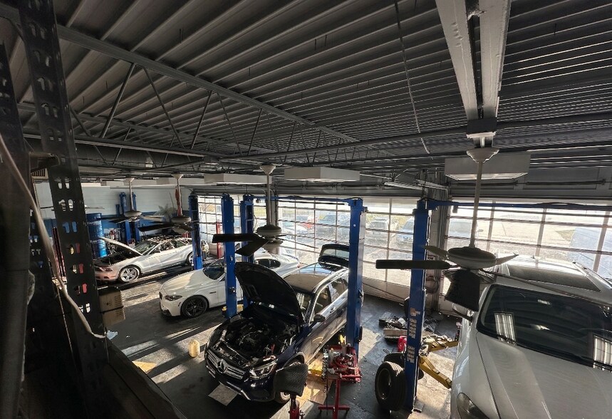 More Photos Of 5541 US Highway 19, New Port Richey Auto Repair For Sale