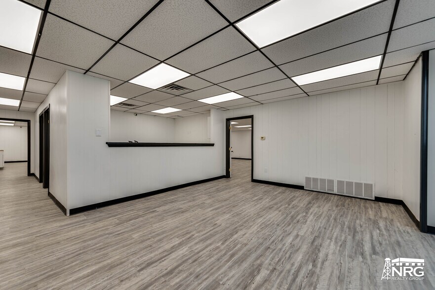 More Photos Of 3334 S Service Rd, Stanton Warehouse For Lease