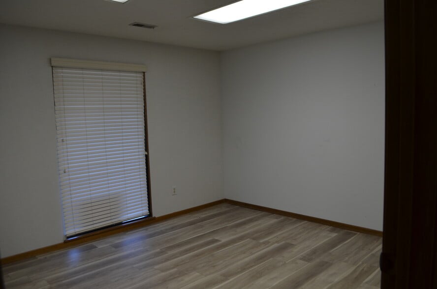 More Photos Of 623 Park Meadow Rd, Westerville Office For Lease