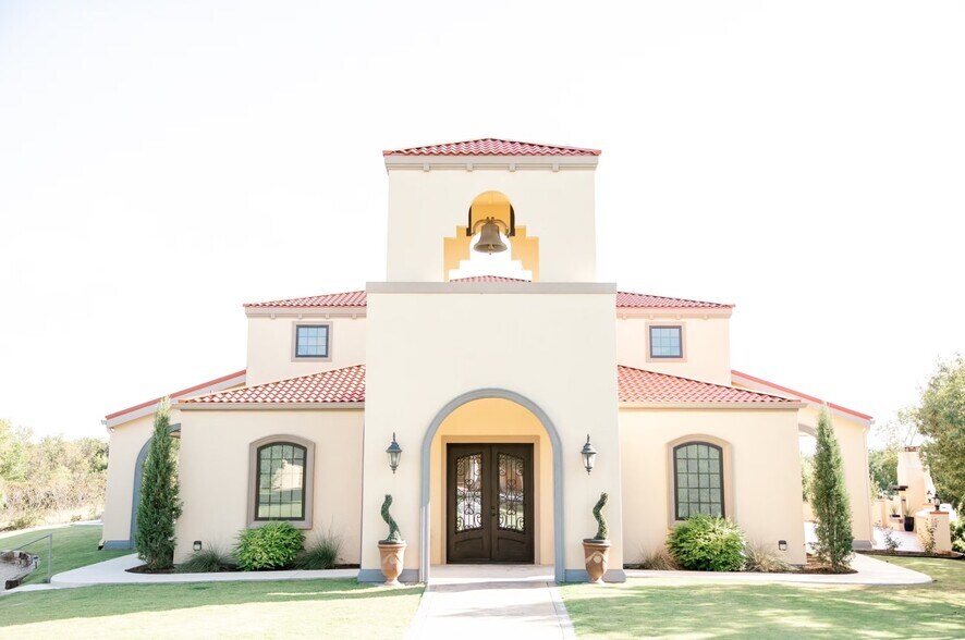 More Photos Of 451 Stoney Rdg, Azle Specialty For Sale