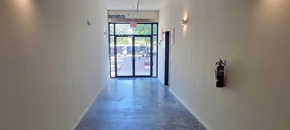 More Photos Of 120 Saint Louis Ave, Fort Worth Office For Sale