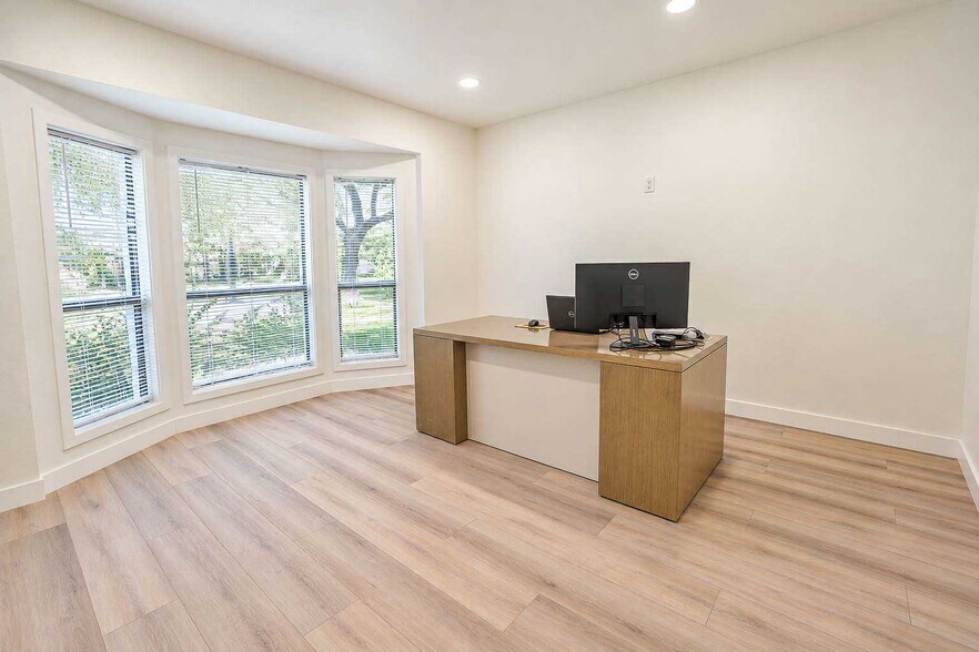 More Photos Of 17635 Kings Ct, Cypress Office Residential For Sale