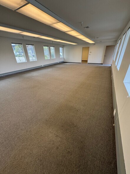More Photos Of 819 Mitten Rd, Burlingame Office For Lease