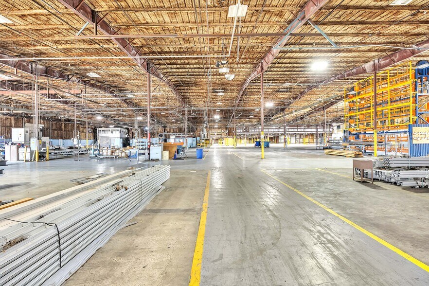 More Photos Of 4242 Baldwin Blvd, Corpus Christi Manufacturing For Sale