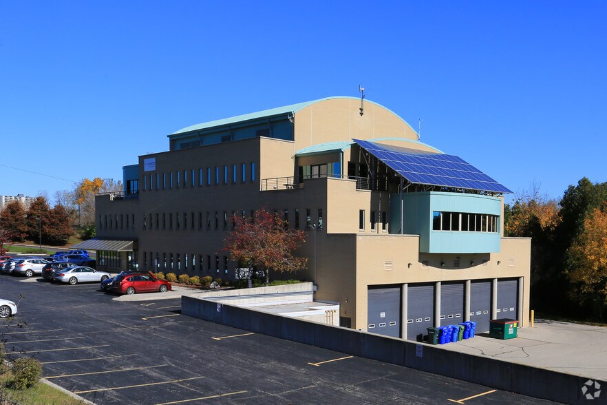 More Photos Of 148 Manitou Dr, Kitchener Office For Lease