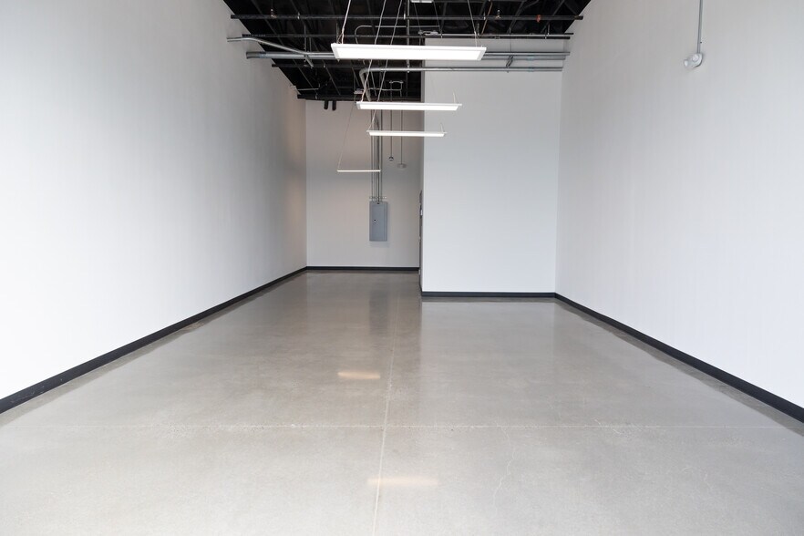 More Photos Of 390 Bicentennial Cir, Sacramento Freestanding For Lease