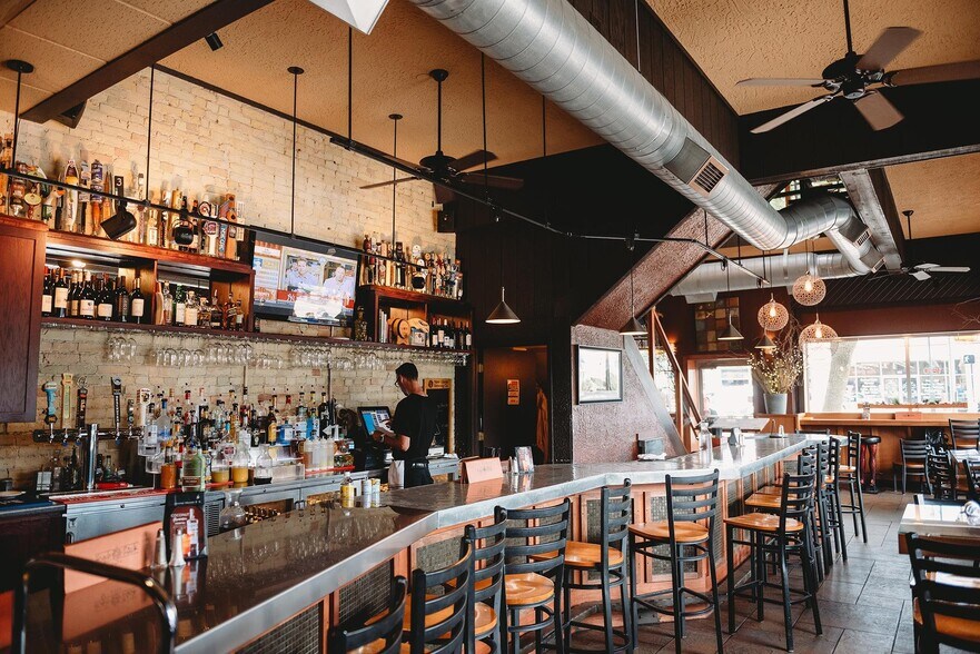 More Photos Of 232 Broadway, Wisconsin Dells Bar For Sale
