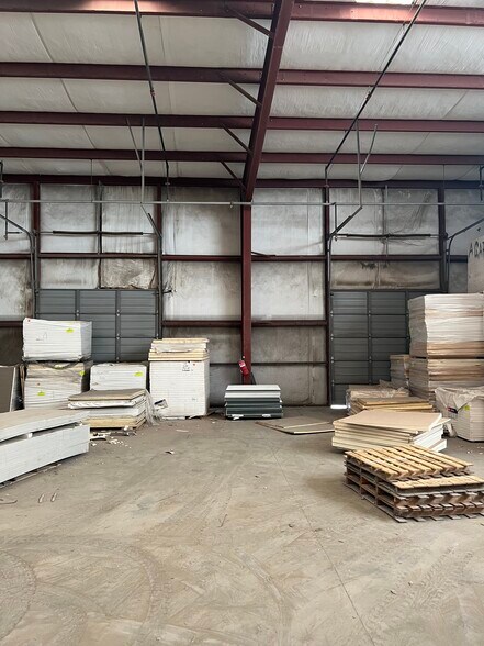 More Photos Of 1437 Gentry St, Kansas City Land For Lease