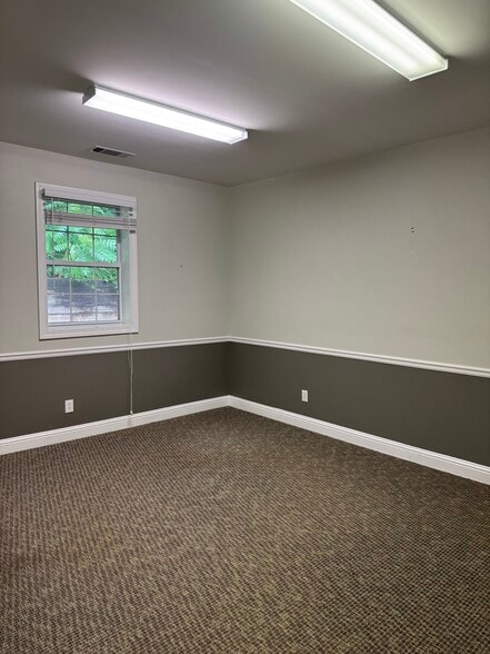 More Photos Of 107 Colony Park Dr, Cumming Office For Lease