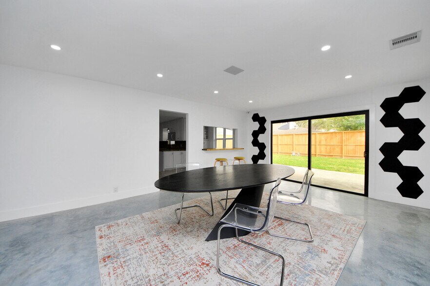 More Photos Of 4738 W. Alabama, Houston Loft Creative Space For Sale