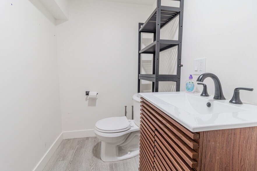 More Photos Of 811 25th St, San Diego Apartments For Lease