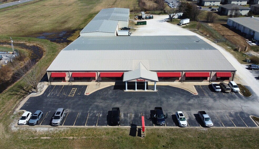 More Photos Of 2013 N 13th St, Rogers Freestanding For Sale