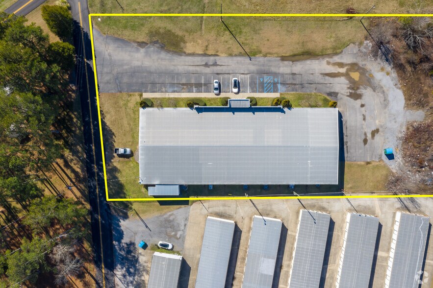 More Photos Of 2000 Clowdus Dr, Oneonta Freestanding For Sale