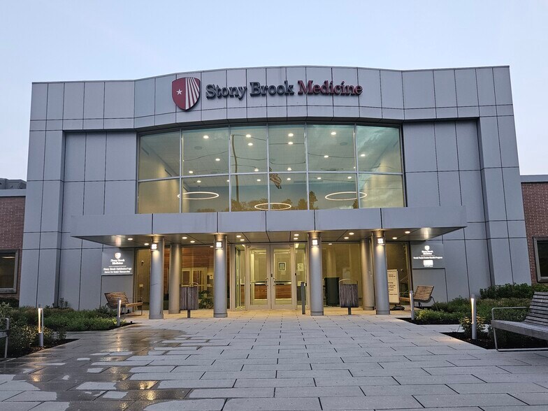 More Photos Of 164 Commack Rd, Commack Medical For Lease