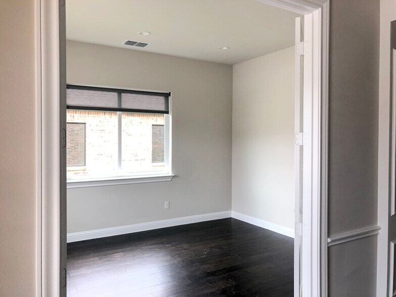 More Photos Of 2601 Little Elm Pky, Little Elm Office For Lease