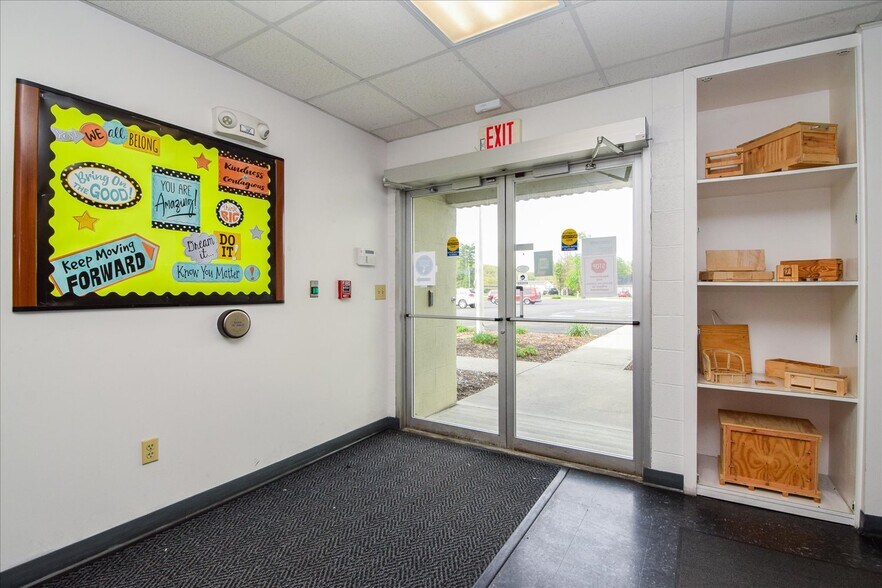 More Photos Of 103 Duncan Ln, Radford Distribution For Lease