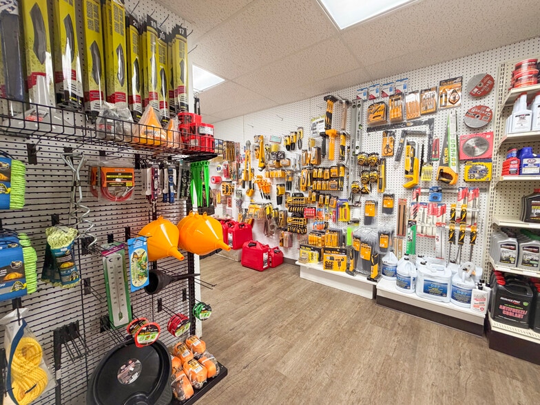 More Photos Of 1866 W Trask Lake Rd, Barton City Service Station For Sale