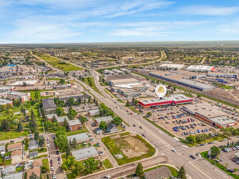 More Photos Of 13408 Fort Rd NW, Edmonton Storefront For Lease