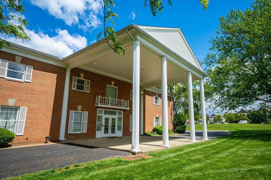 More Photos Of 2990 Bethel Rd, Columbus Funeral Home For Sale