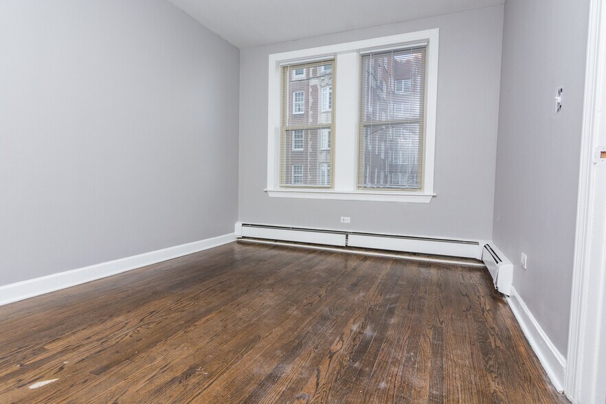 More Photos Of 7130 S Jeffery Blvd, Chicago Apartments For Sale