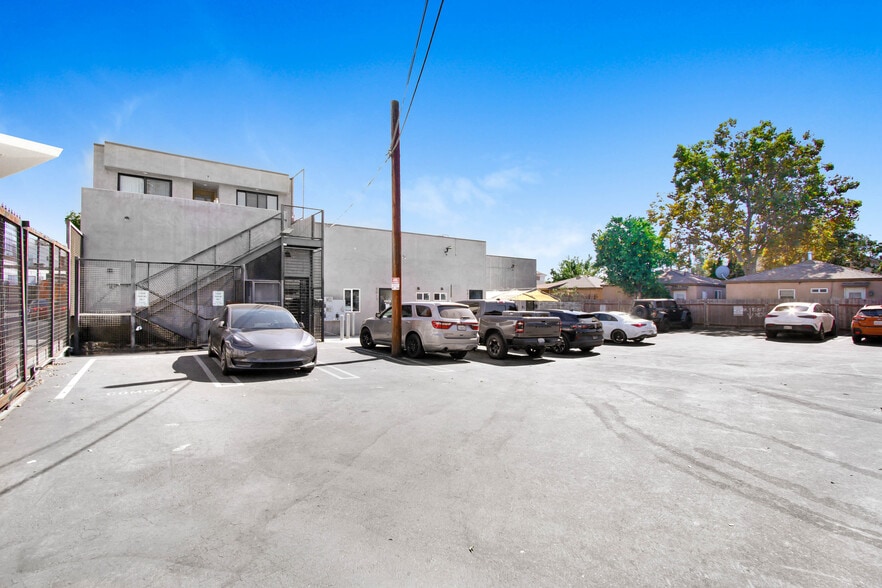 More Photos Of 5011-5019 Lankershim Blvd, North Hollywood Storefront Retail Residential For Lease