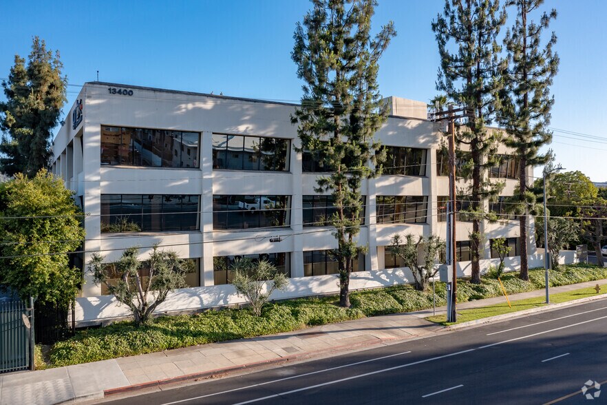 More Photos Of 13400 Riverside Dr, Sherman Oaks Office For Lease