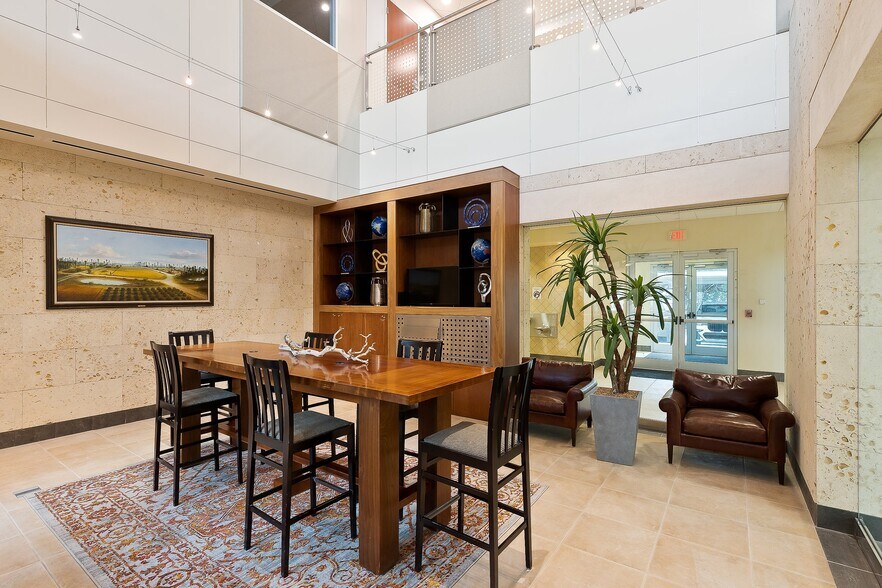 More Photos Of 533 N Alamo Rd, Alamo Office For Sale