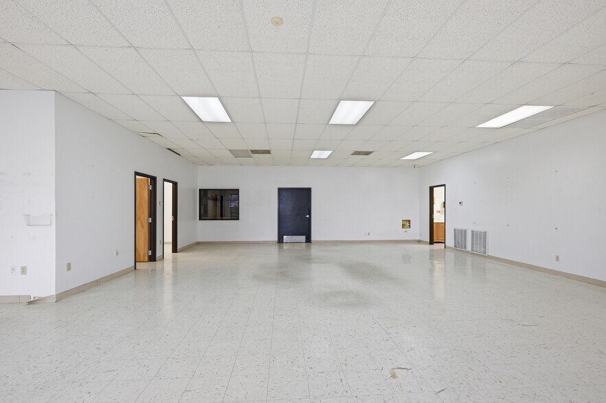 More Photos Of 602 S Michigan Ave, Joplin Freestanding For Lease